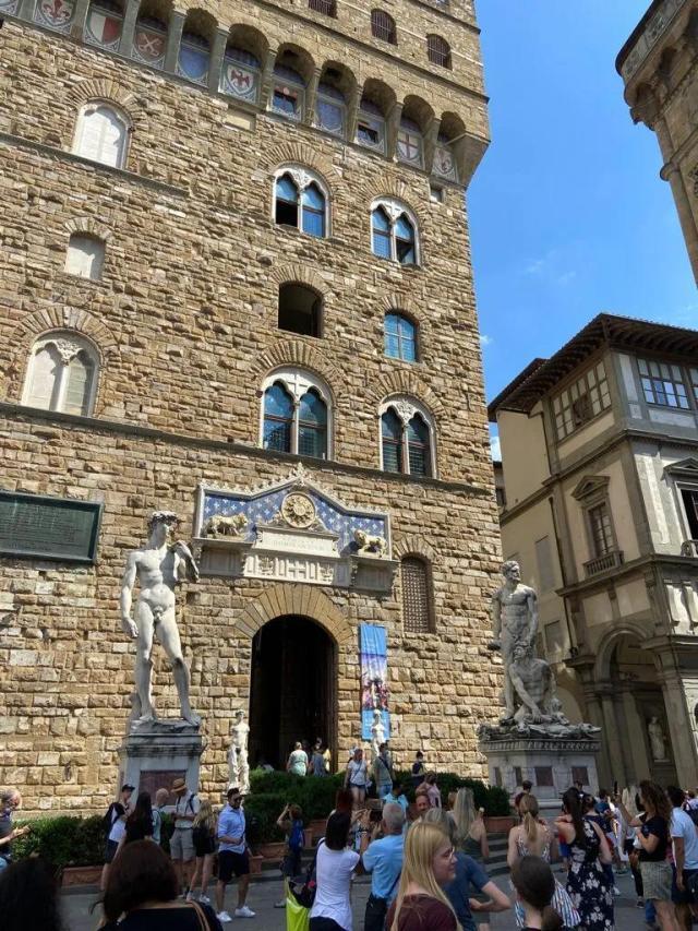 bob半岛体育-武磊讲述佛罗伦萨行 热身赛纪念西班牙人老队长