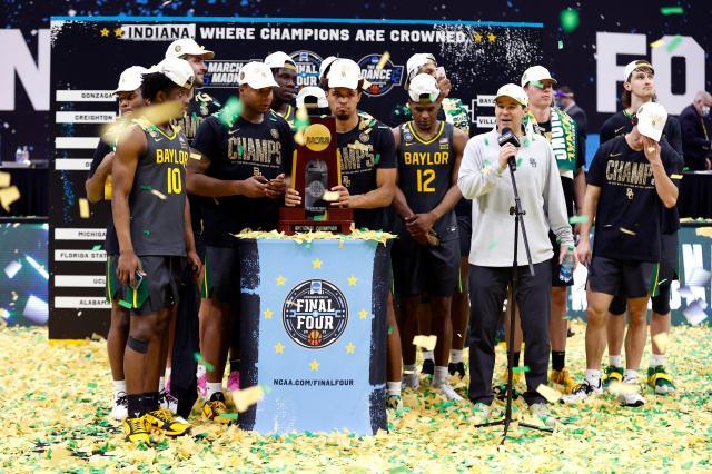 bob半岛体育官网-从NCAA决赛说起 美国校园足球比赛都要戴口罩？