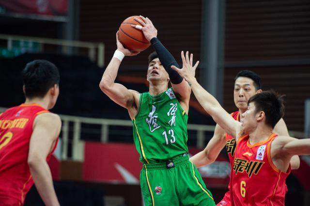 bob半岛体育官网-【观察】MVP，这次终于轮到郭艾伦？